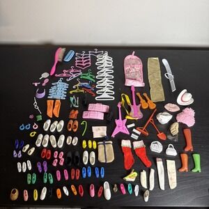 147 Piece Vintage Lot Of Barbies Size Accessories Mattel
